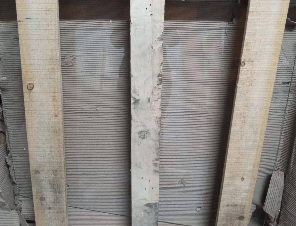Vidrio de puerta superior derecha - 84261870