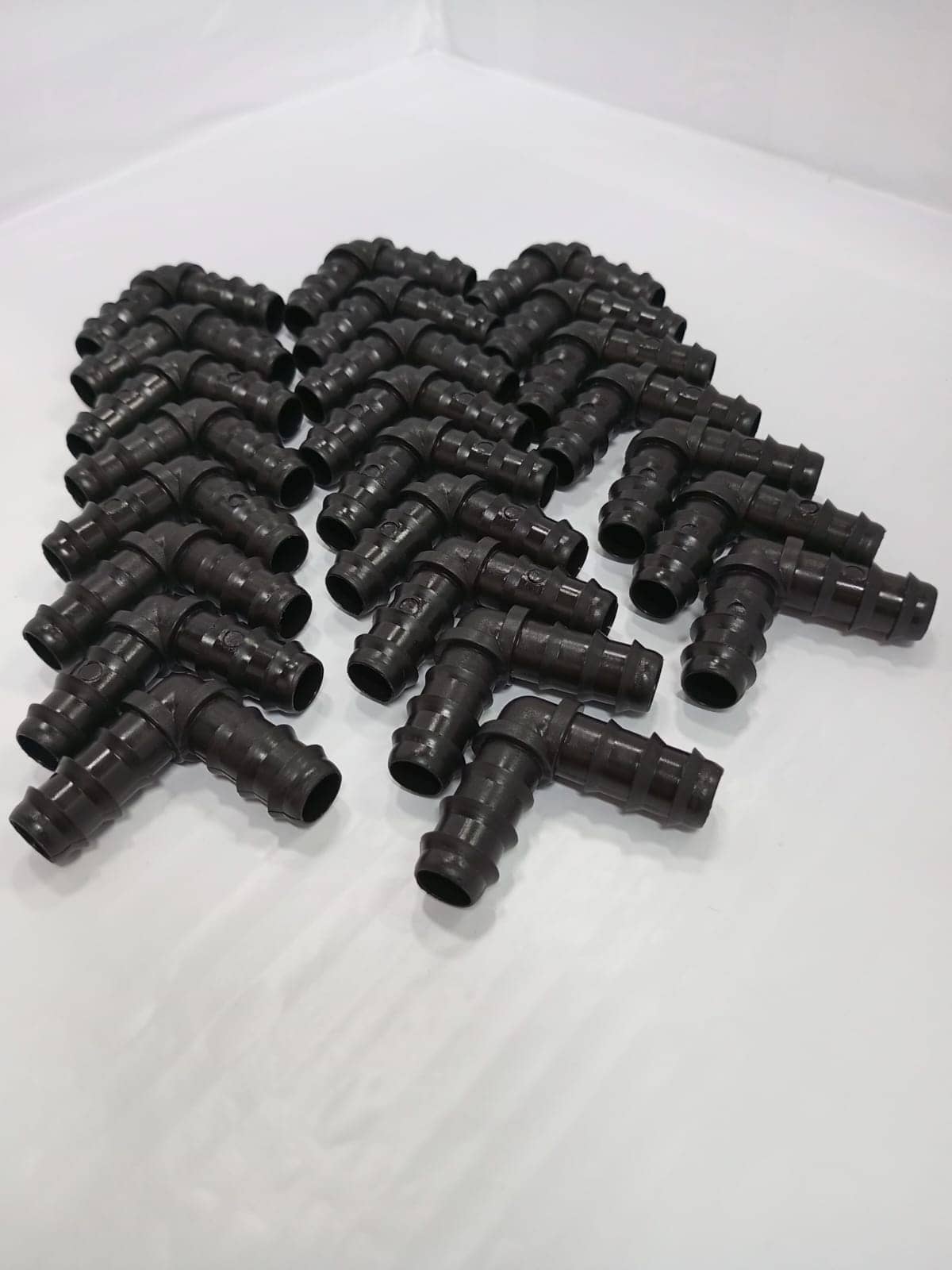 Codo 16mm para Manguera de Riego | Durabilidad