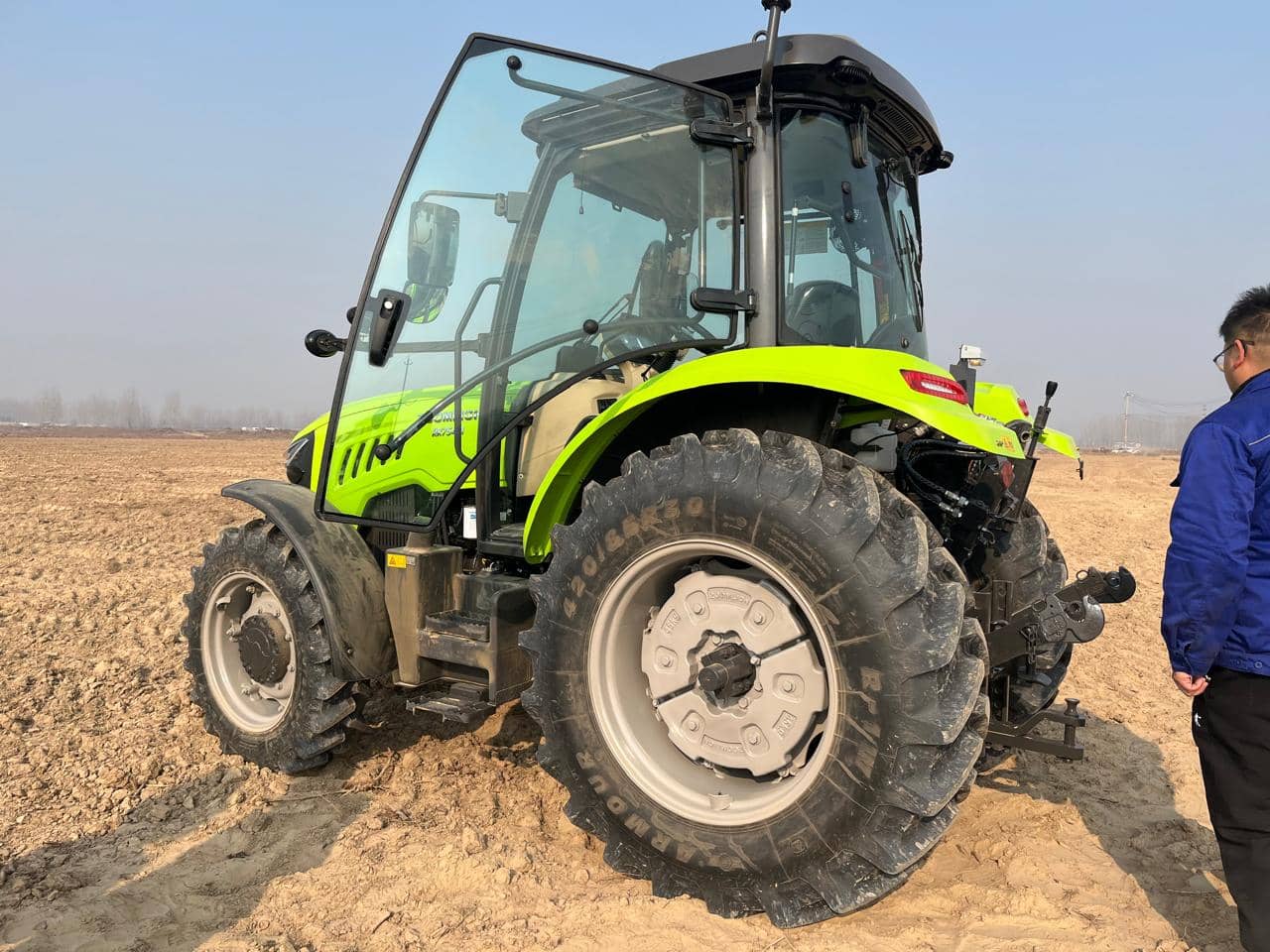 Tractor RK 504-704