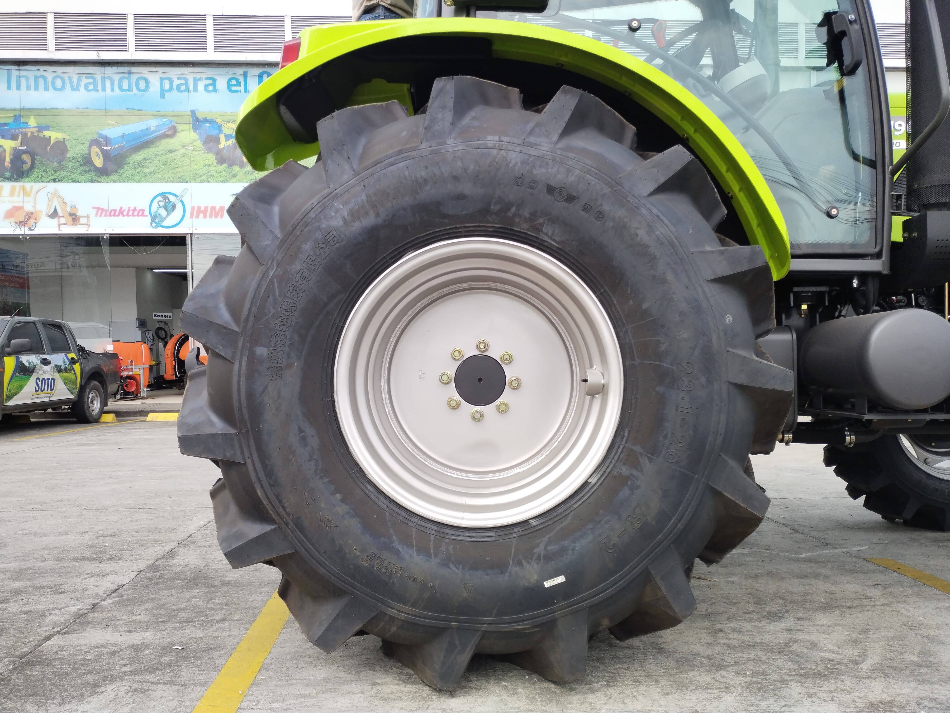 Tractor RN 904-1104