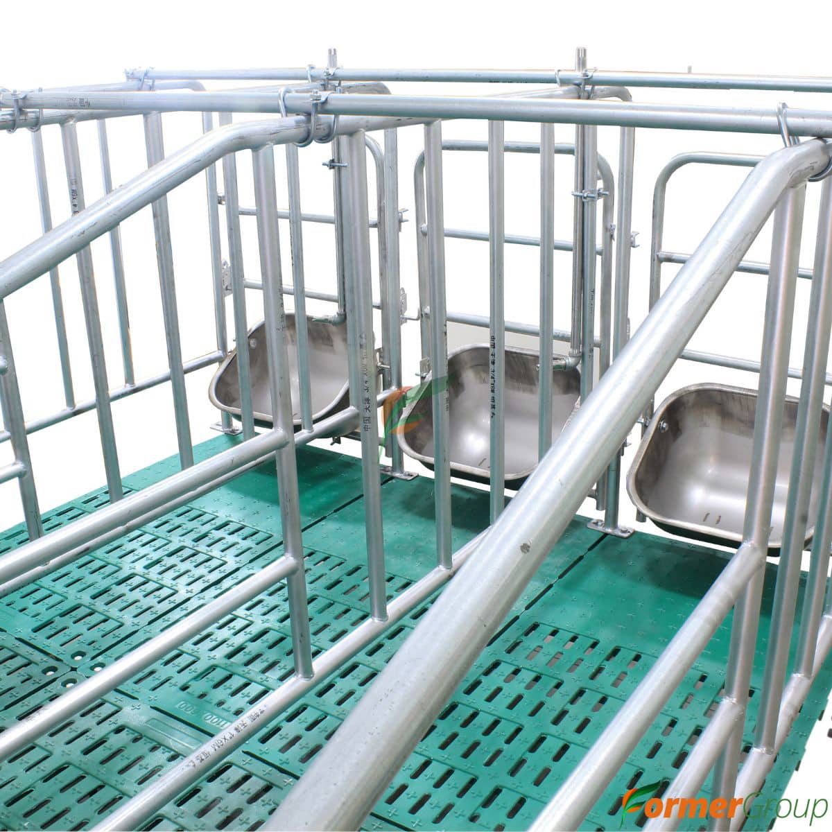 Jaula de Gestación 3 Cerdas Acero Galvanizado + Piso BMC