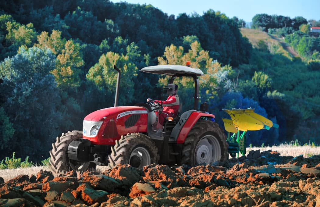 Tractor Rígido McCormick D-MAX 125 | 4x4, 120 HP