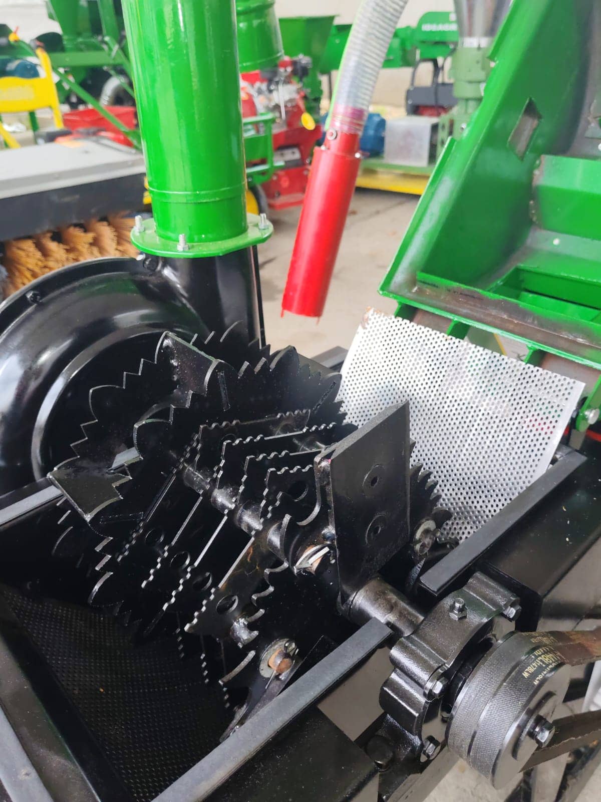 Picadora Multifuncional y Molino Autocebante con Motor Eléctrico