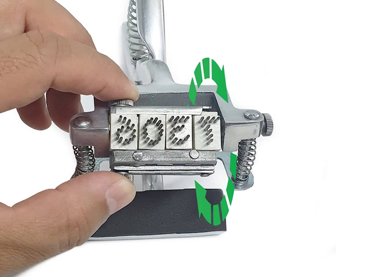 Pinza Tatuadora Metálica Giratoria 3/8" - 4 Dígitos | Alta Precisión