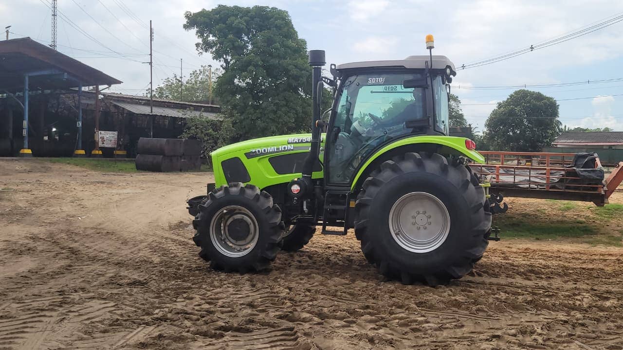 Tractor RN 904-1104