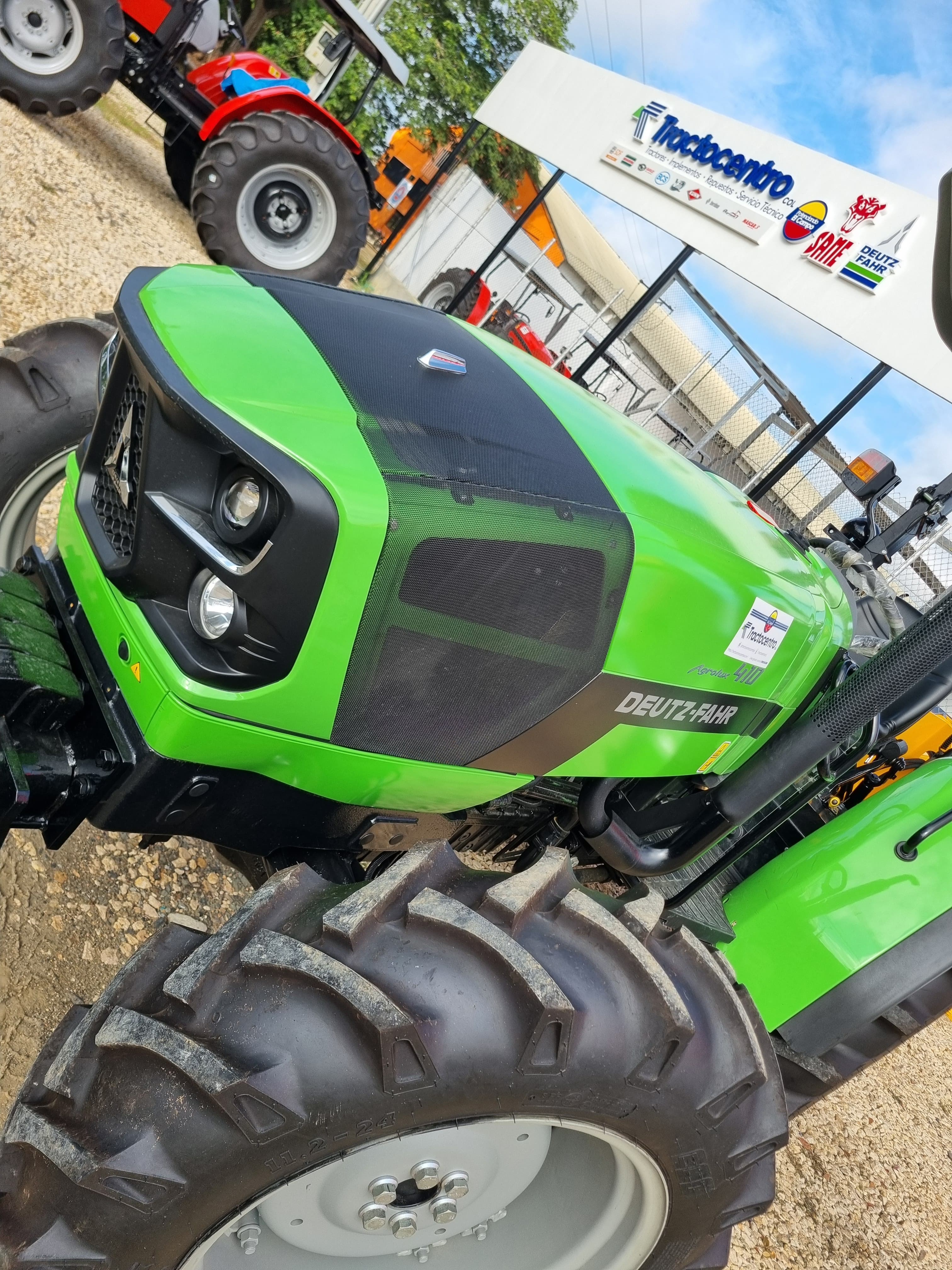 Tractor Agrícola Marca Deutz Fahr - Modelo AGROLUX 410