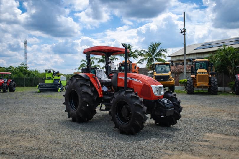 Tractor McCormick B-MAX 110HP
