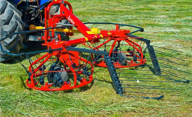 Hilerador/Volteador tipo Carrusel ETA Z-275 | Alta Eficiencia para Manejo de Forraje