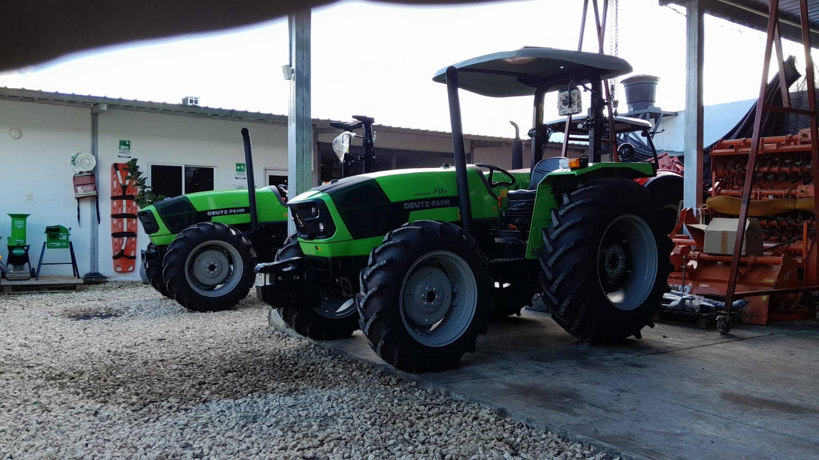 TRACTOR DEUTZ FAHR AGROLUX 70 - 72HP