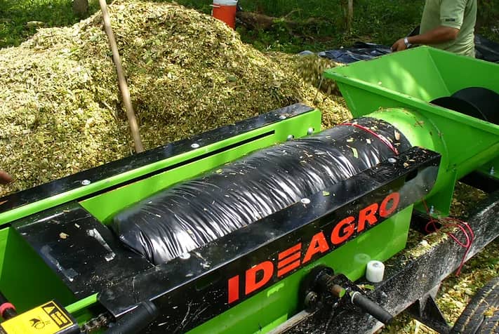 Silo Pack J-402 con Motor Diesel | Almacenamiento y Distribución Eficiente
