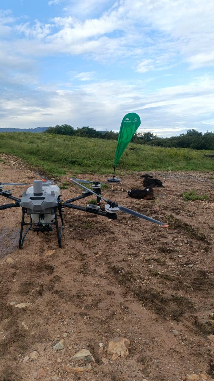 Asesoría y Mantenimiento de Drones Agrícolas DJI + Sistemas de Energía Solar en Colombia