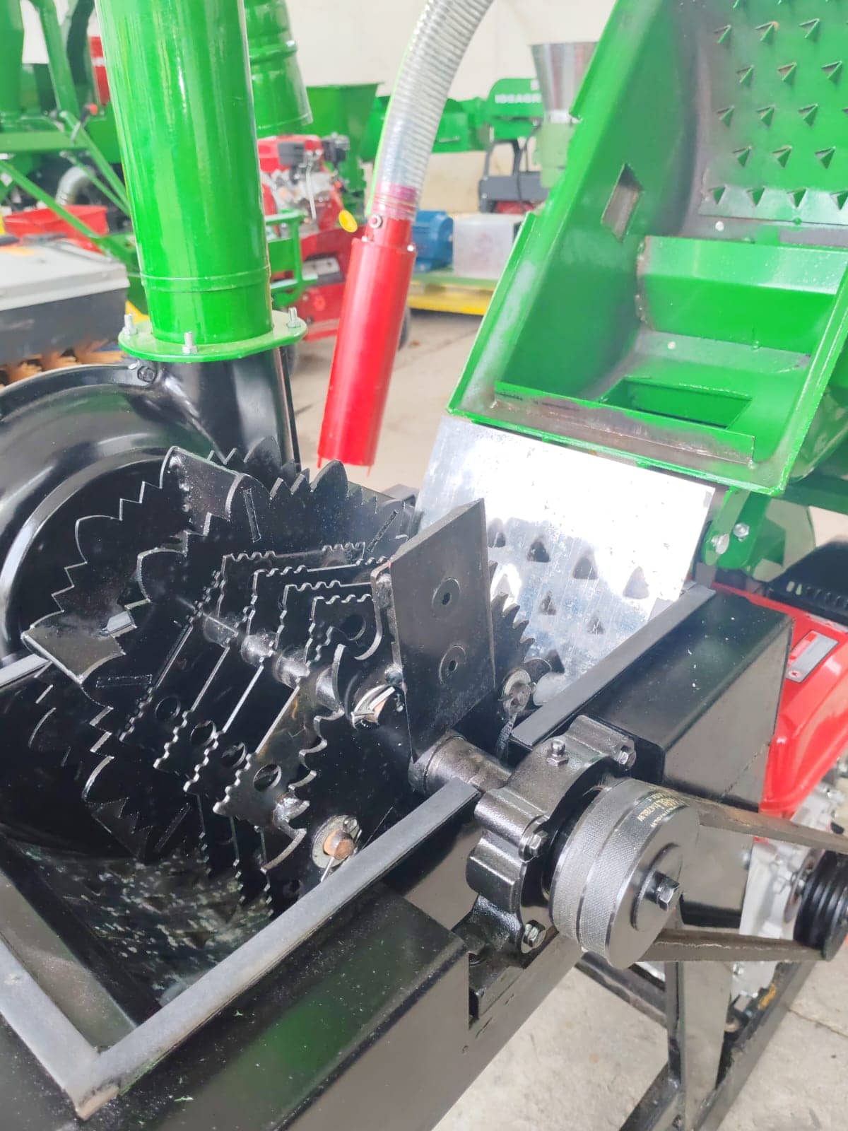 Picadora Multifuncional y Molino Autocebante con Motor Eléctrico