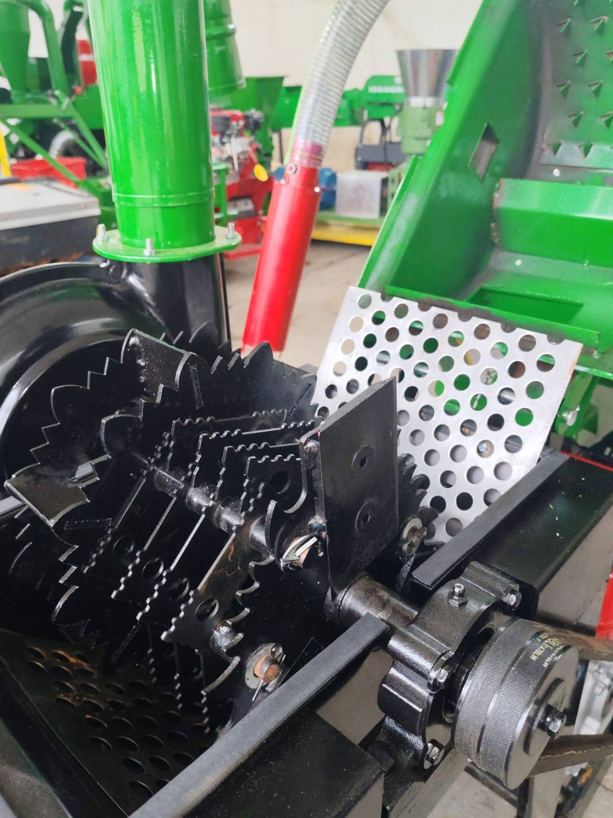 Picadora Multifuncional y Molino Autocebante con Motor Eléctrico