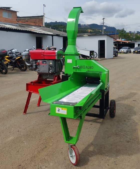 Picadora Sigma 90 con Banda Transportadora para forraje y alimentación animal