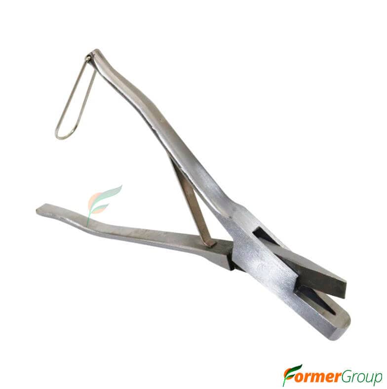 Pinza Sacabocado para Orejas de Cerdos | Corte V o U 15.5 cm
