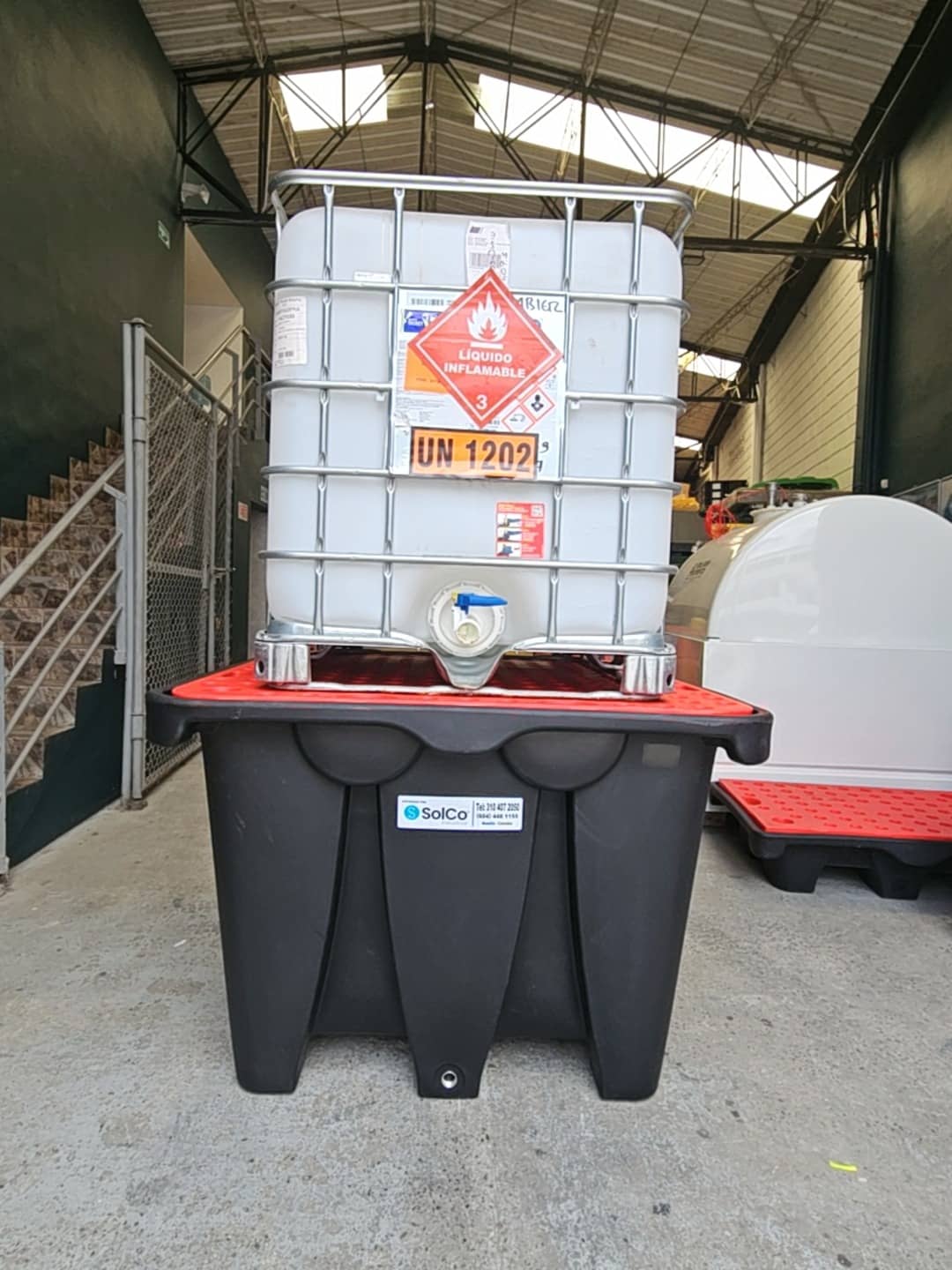 Estiba de contención para tanques IBC 1100L