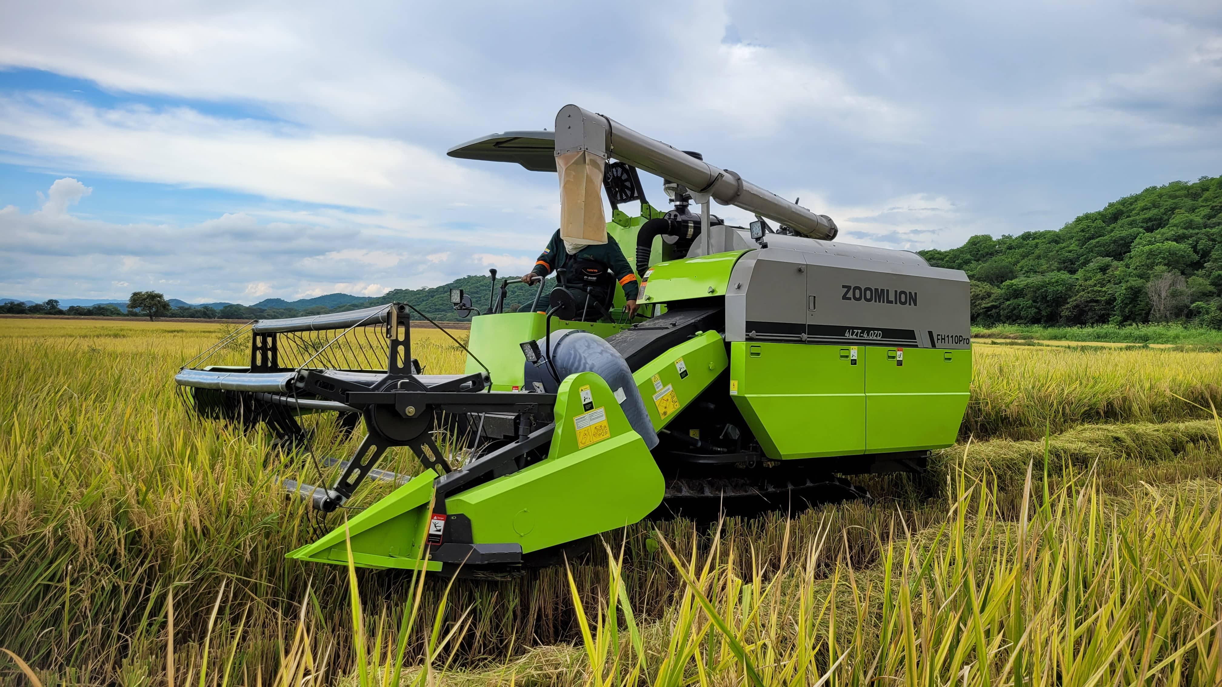 Combo Tractor RN 904/1104 + Cosechadora FH110Pro + Remolque Granelero