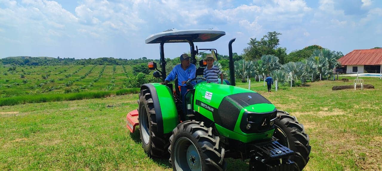 TRACTOR DEUTZ FAHR AGROLUX 410