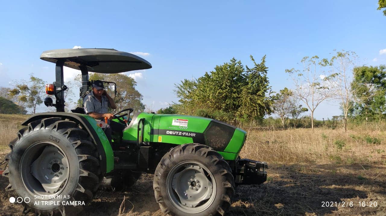 Tractor Agrìcola AGROLUX 410 - Deutz Fahr