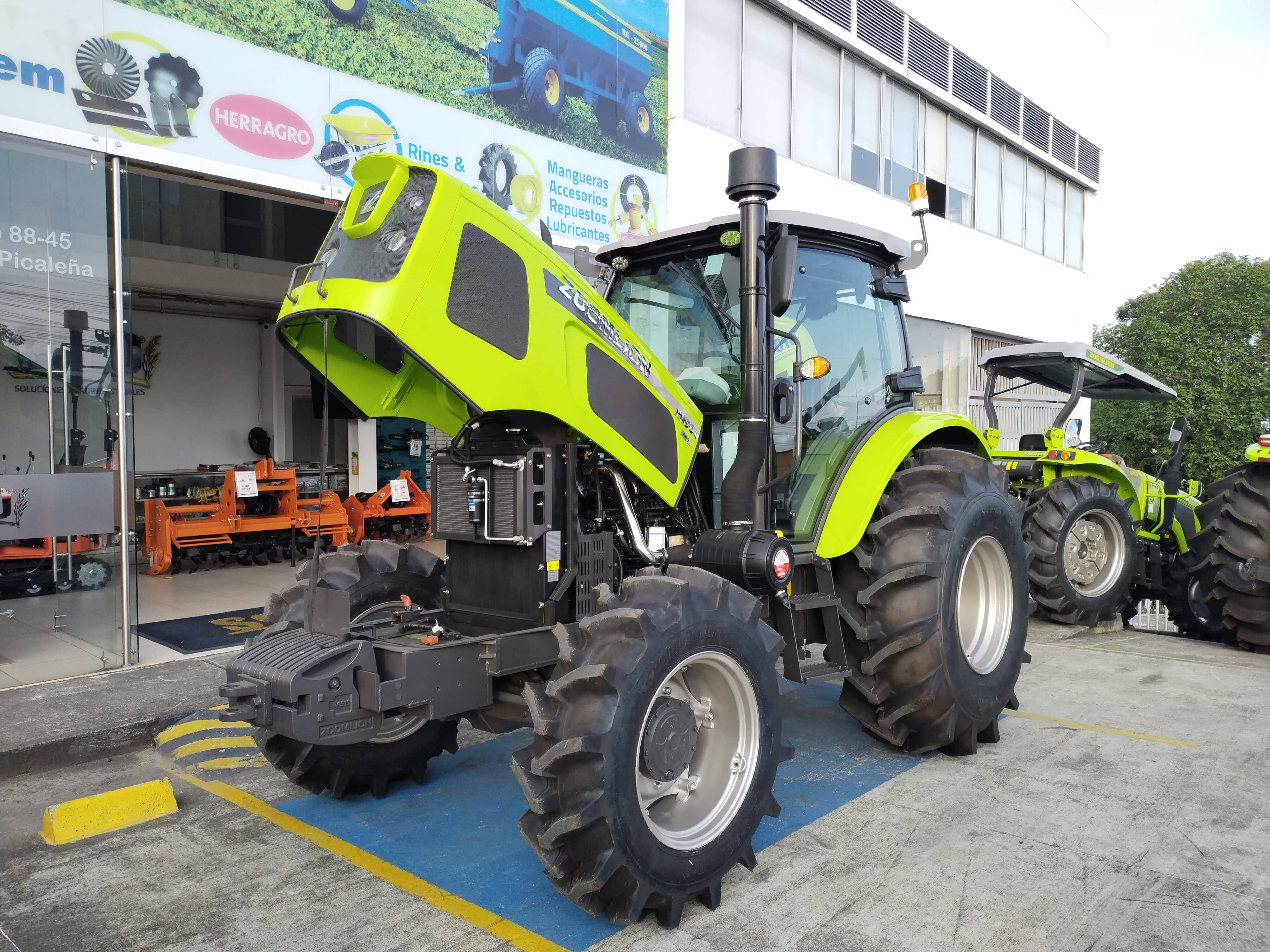Tractor RN 904-1104