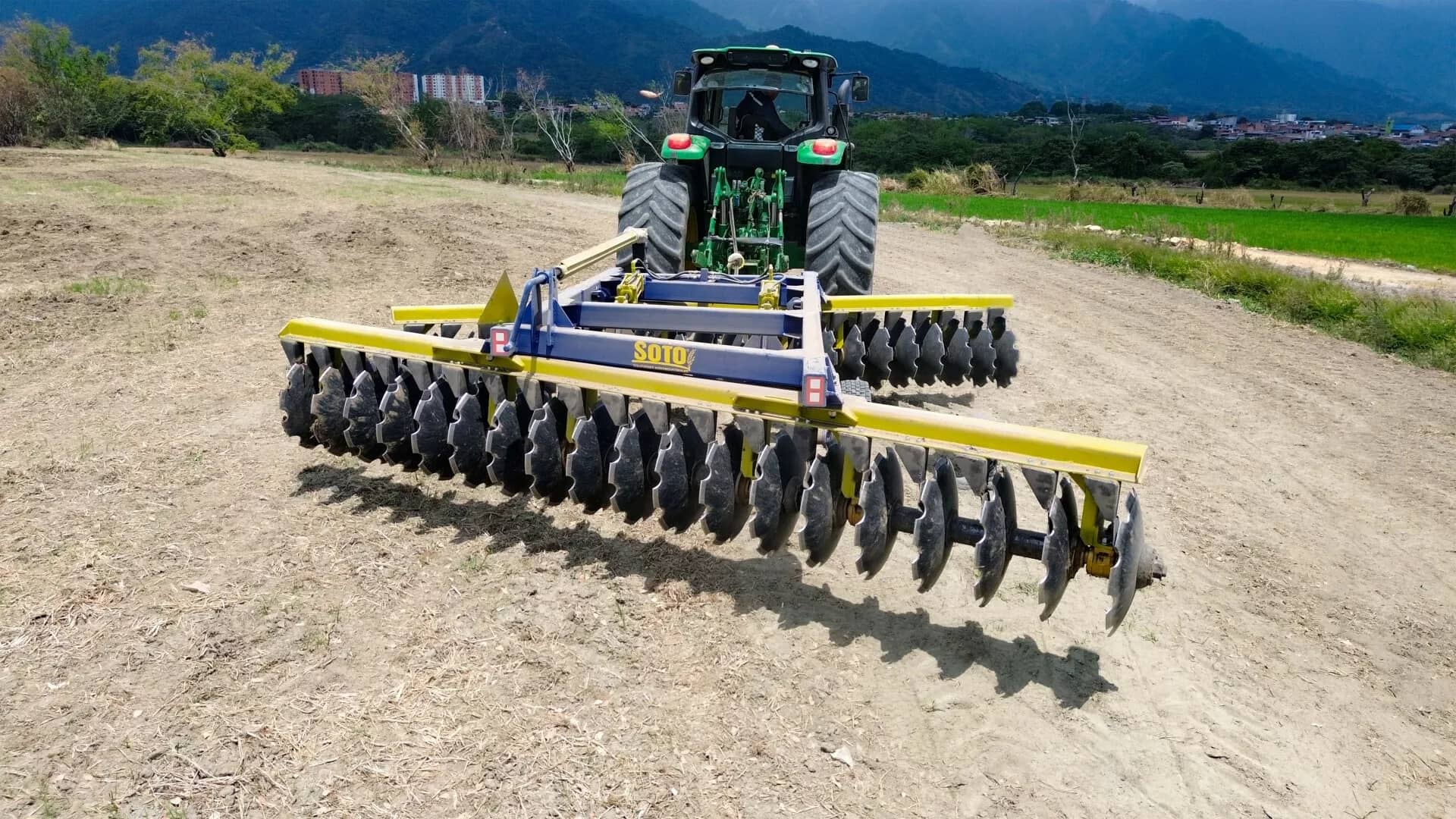 Rastra Aradora Extrapesada – Alta resistencia para terrenos duros