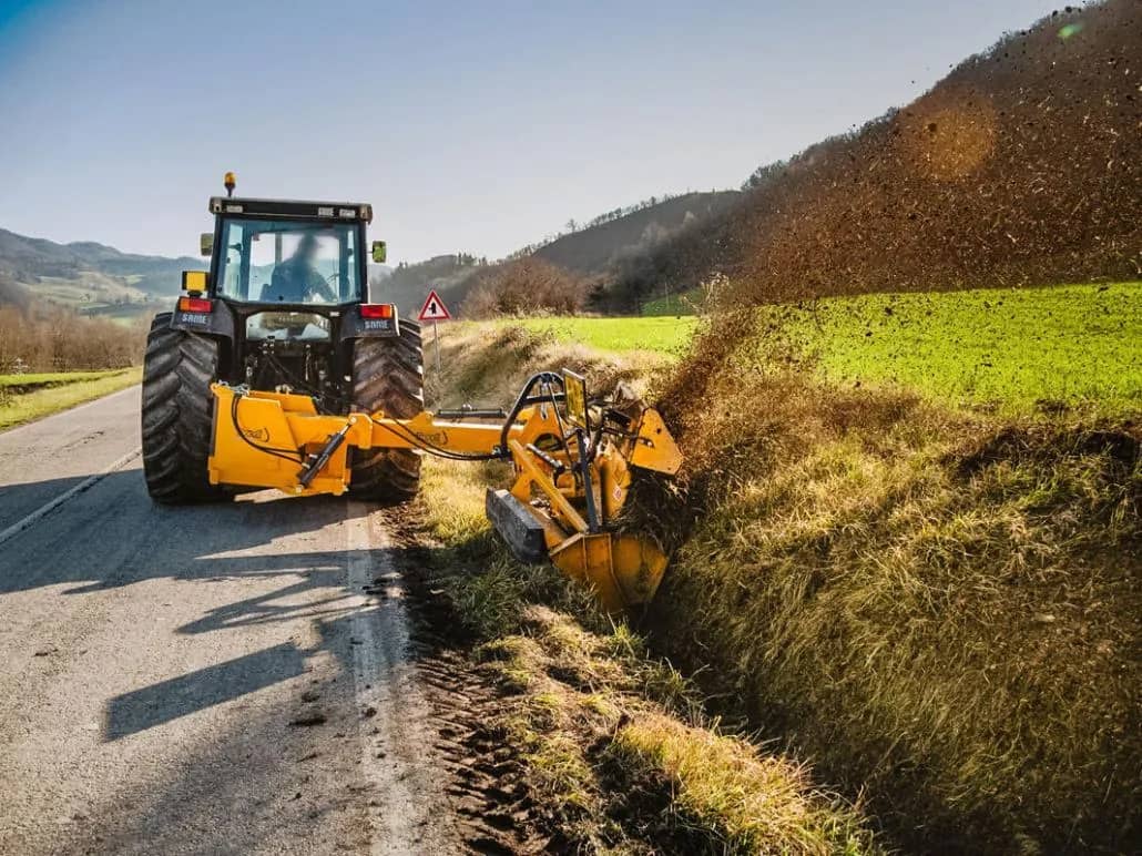 Zanjadora Rotativa Italiana DONDI para drenaje e irrigación agrícola