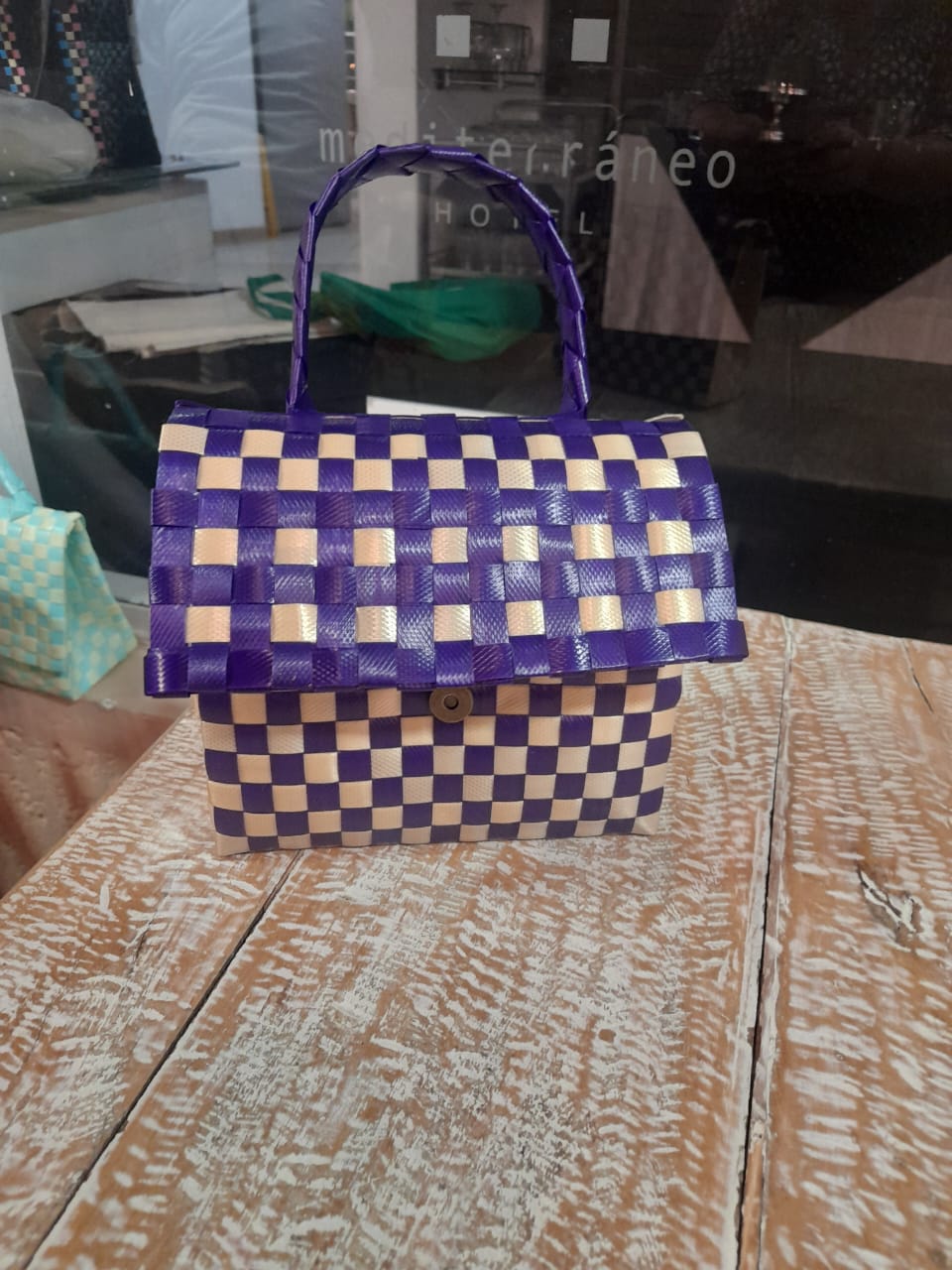 Cartera tejida Azul AMEMV.png