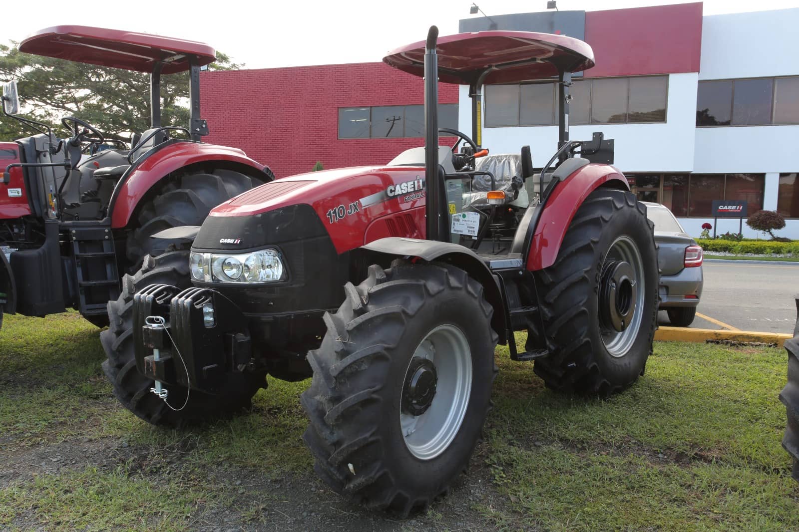 Tractor Farmall 110 JX ROPS Case IH