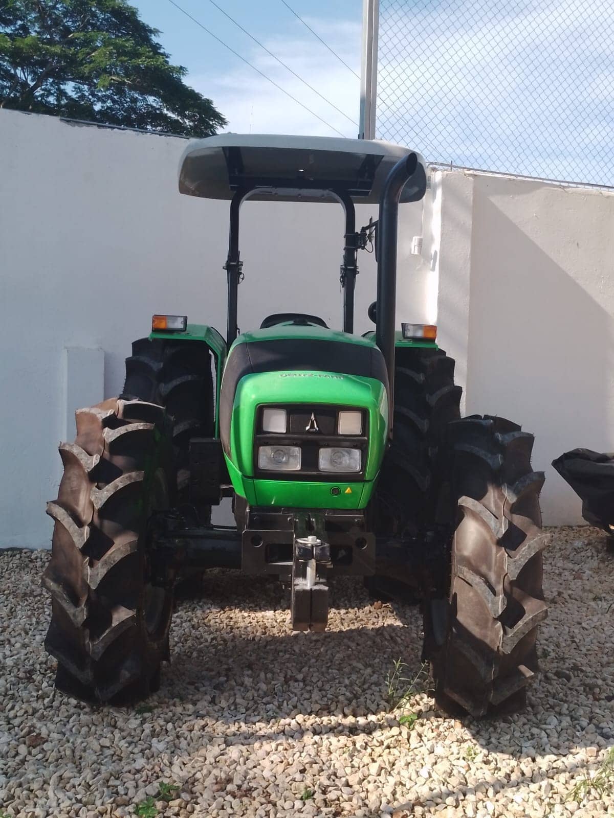 TRACTOR DEUTZ FAHR AGROLUX 410