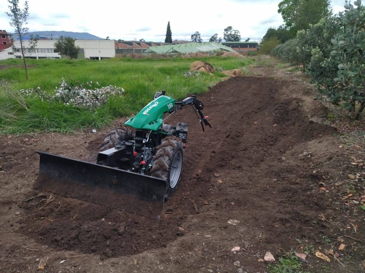 Pala Dozer para Motocultor