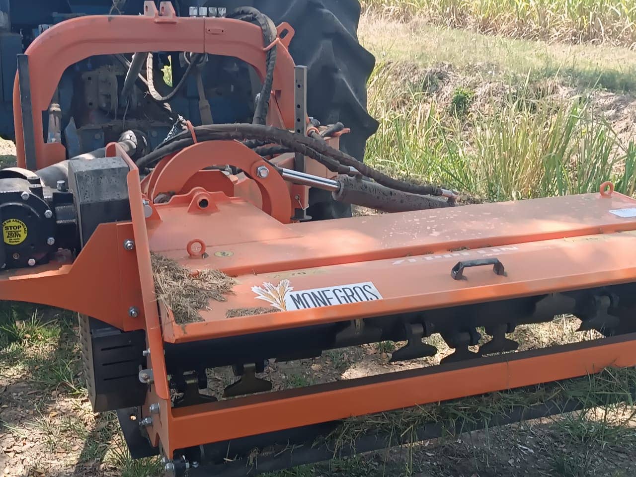 Desbrozadora Trituradora Multifunción 1600mm – Potente y eficaz para residuos