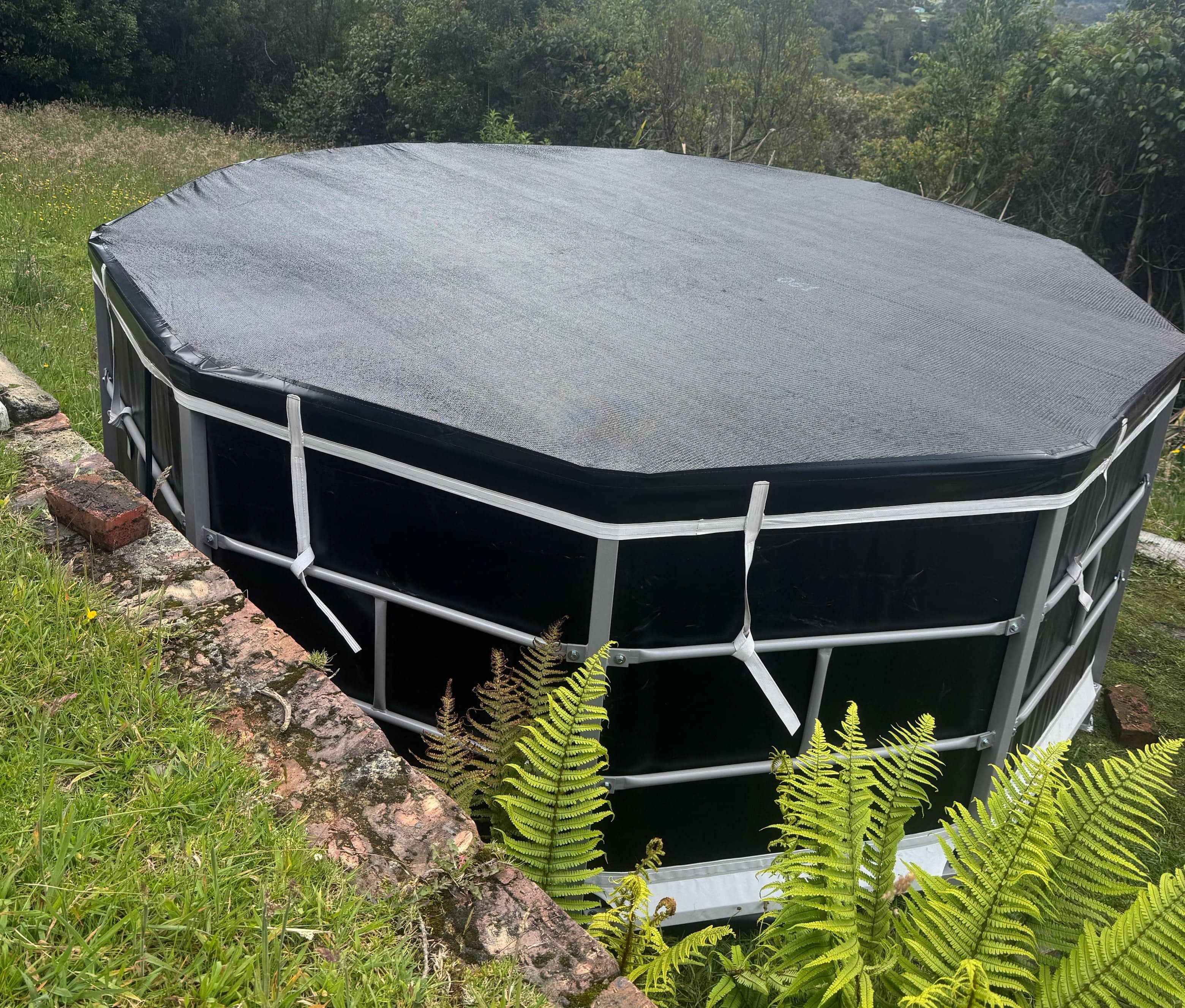Tanque Agroindustrial, Referencia M - 13	Diámetro 4 metros	Capacidad 13.500 litros , Resistente y Durable