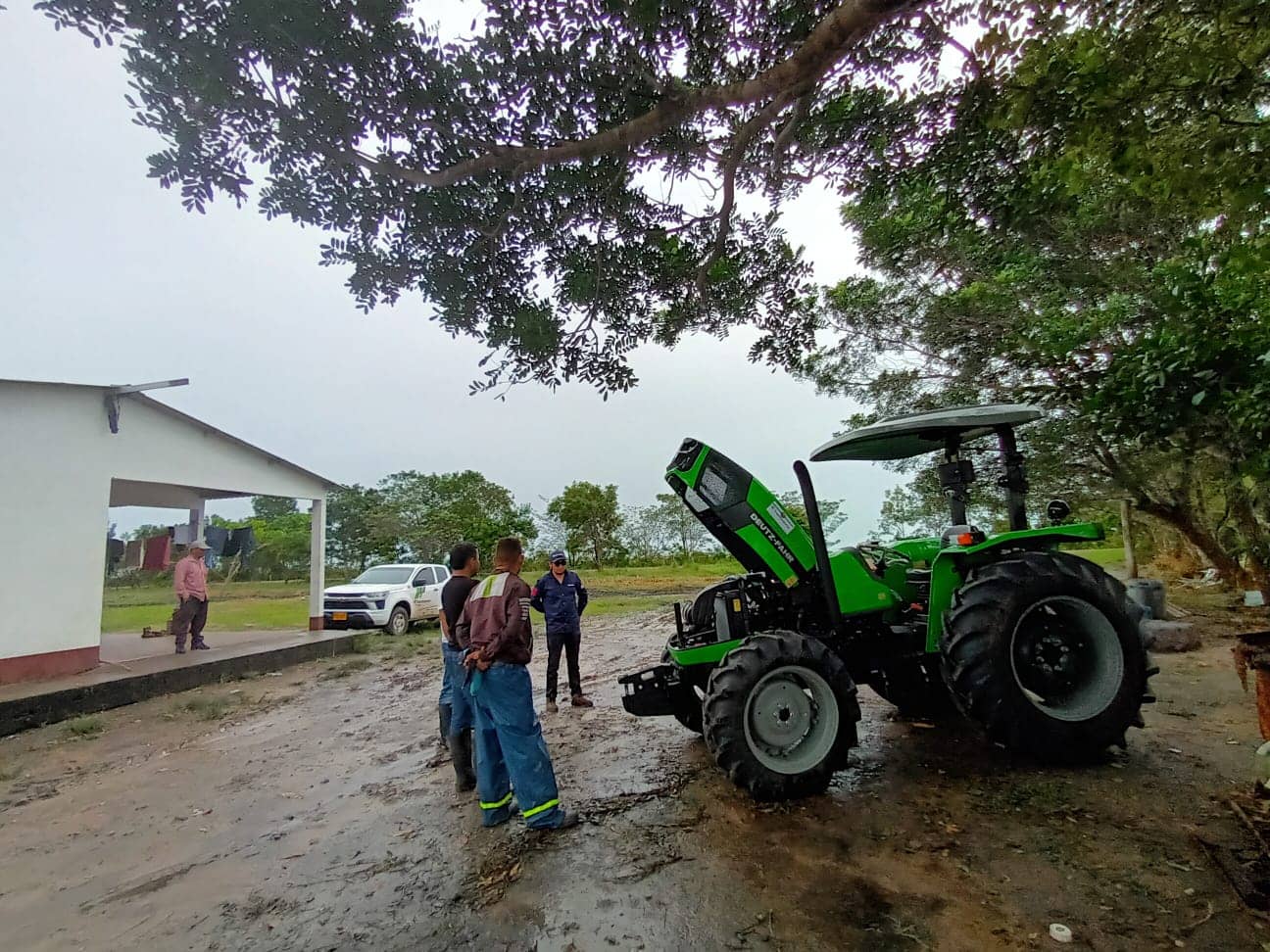 TRACTOR DEUTZ FAHR AGROLUX 70 - 72HP