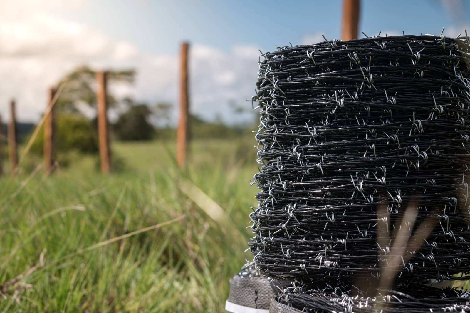Alambre de Púas Híbrido C12 x 400 Mt - Resistencia y Seguridad