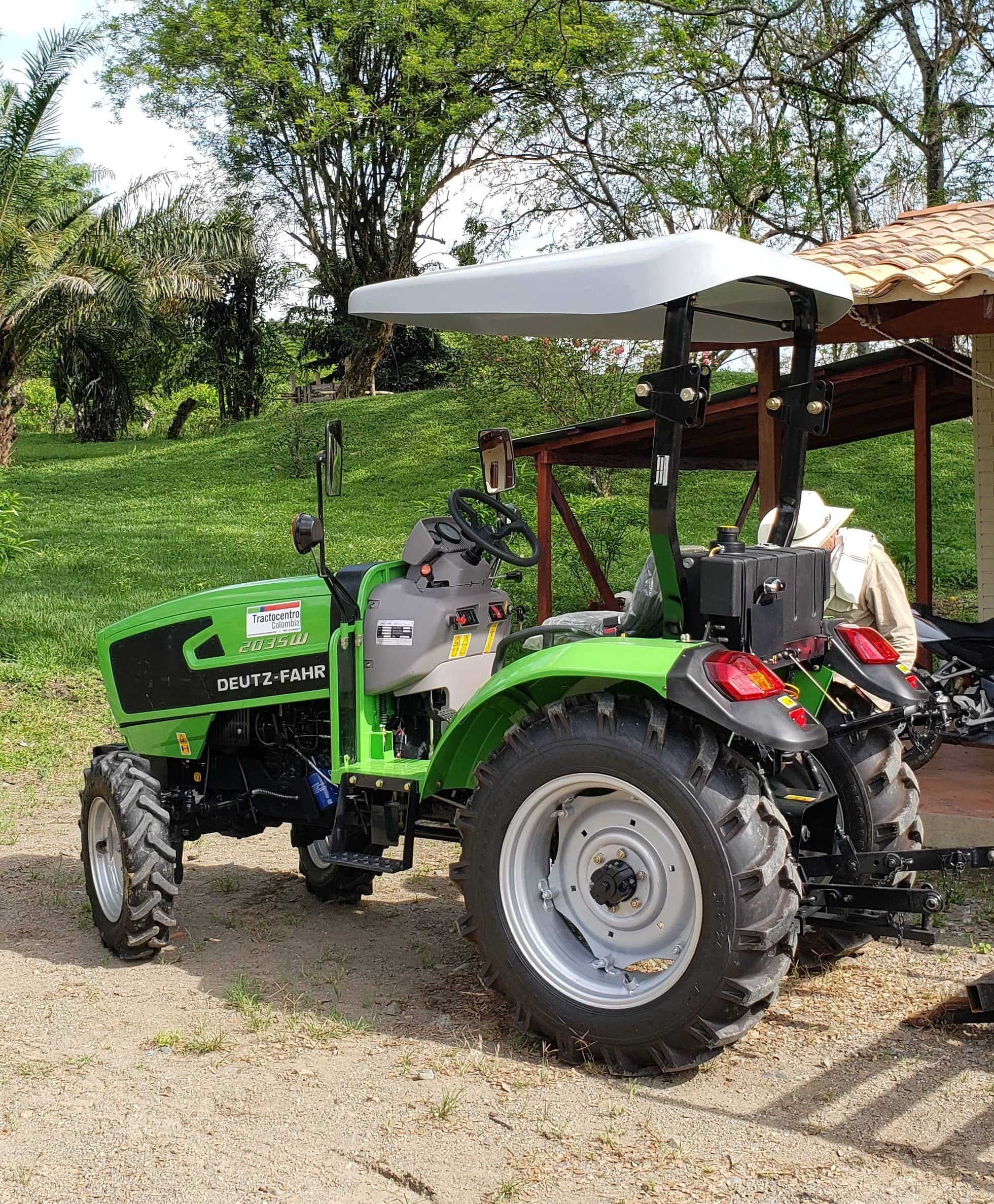 Tractor Agrícola Modelo 2035 W-36 HP - Deutz Fahr