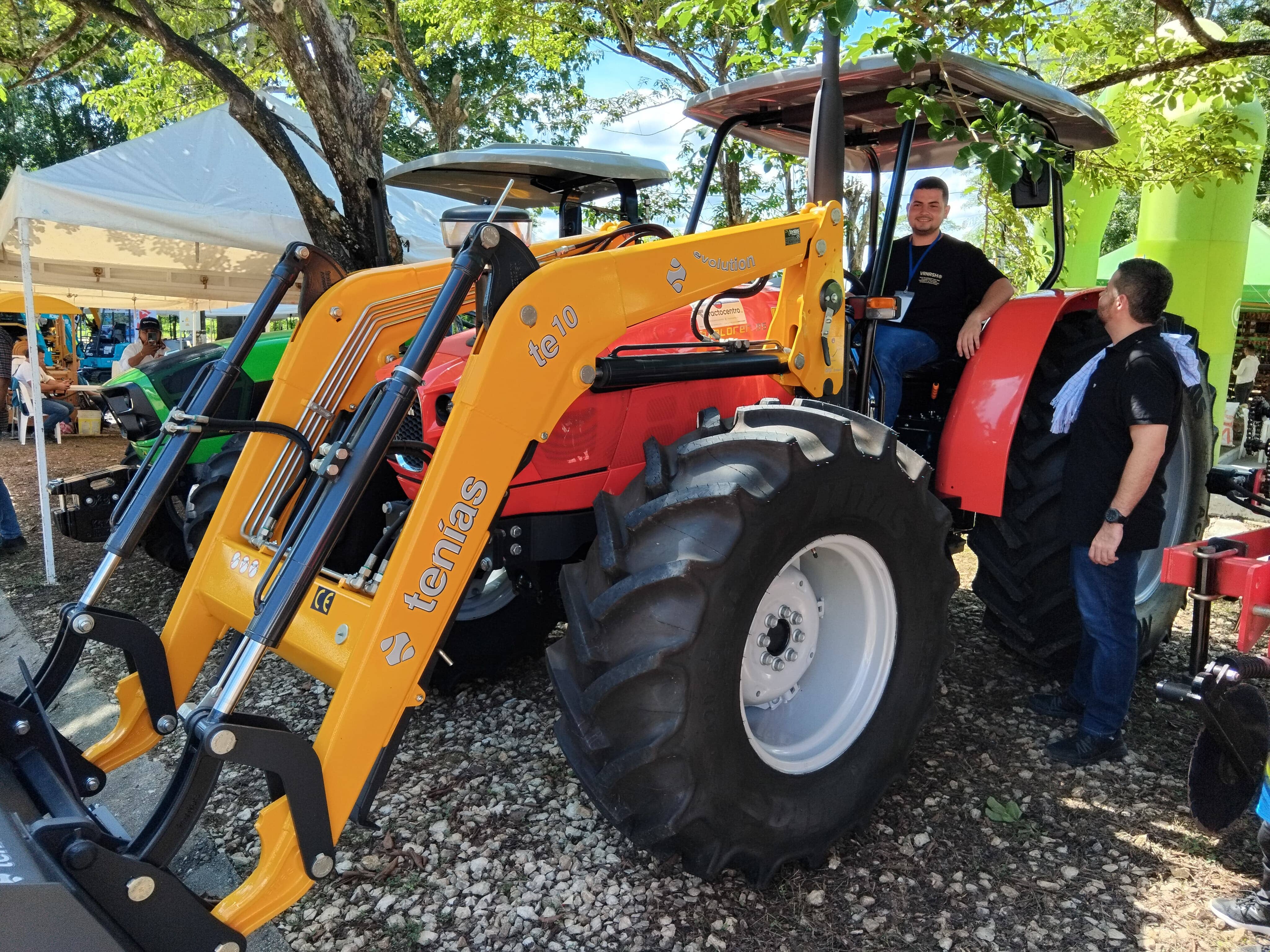 Cargador Frontal TE-9 Evolution para Tractores 50-70 HP