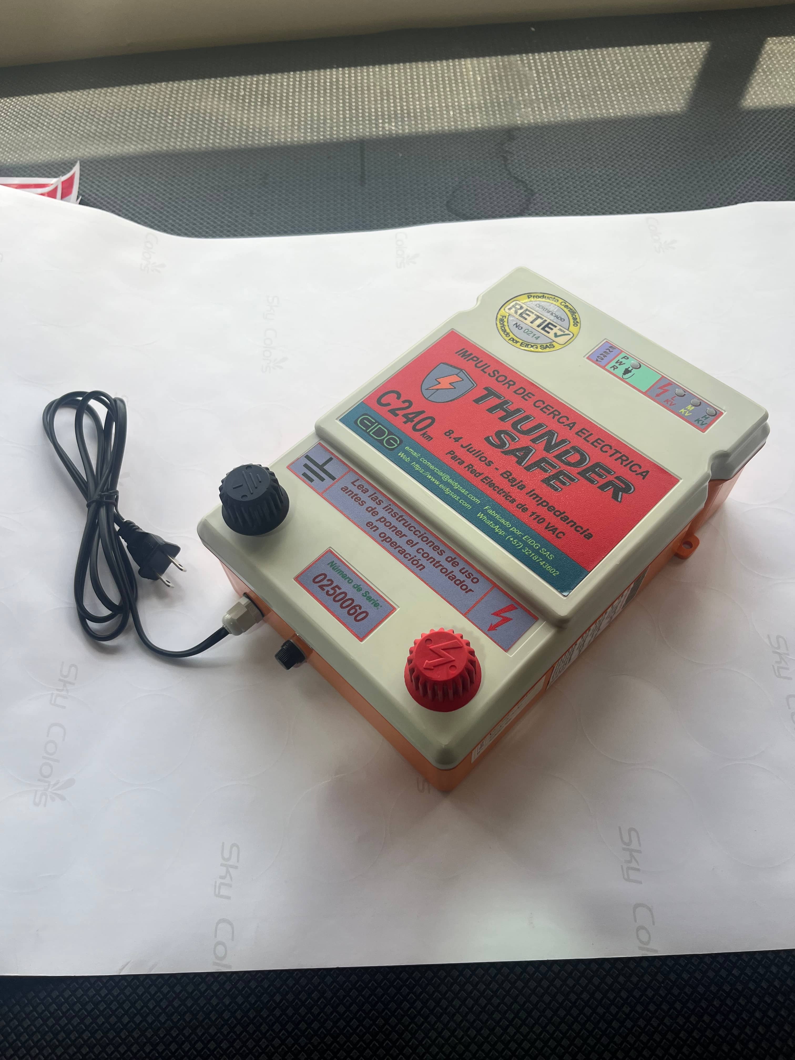 Impulsor de Cerca Eléctrica Thunder Safe C240