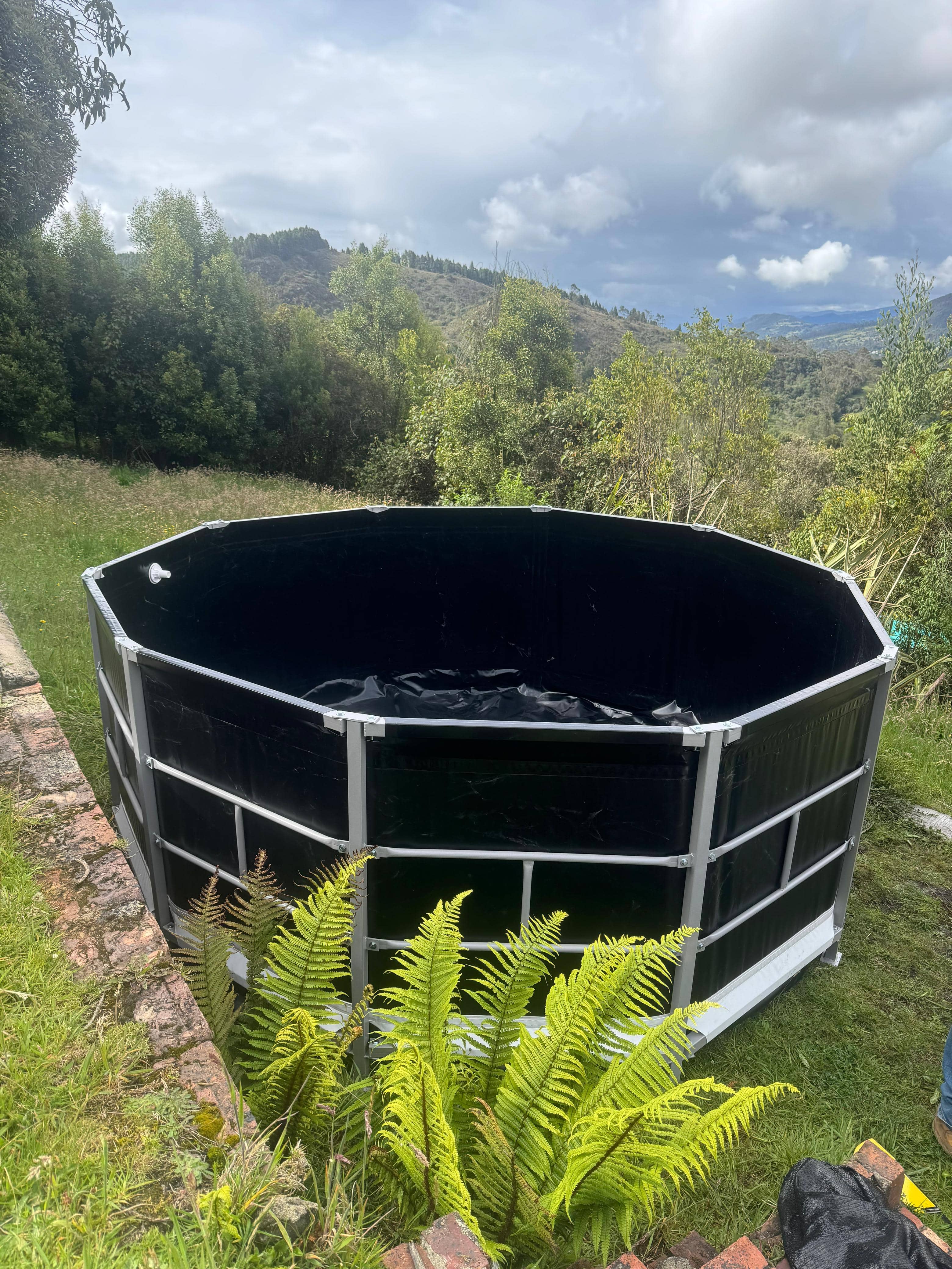 Tanque Agroindustrial, Referencia M - 13	Diámetro 4 metros	Capacidad 13.500 litros , Resistente y Durable
