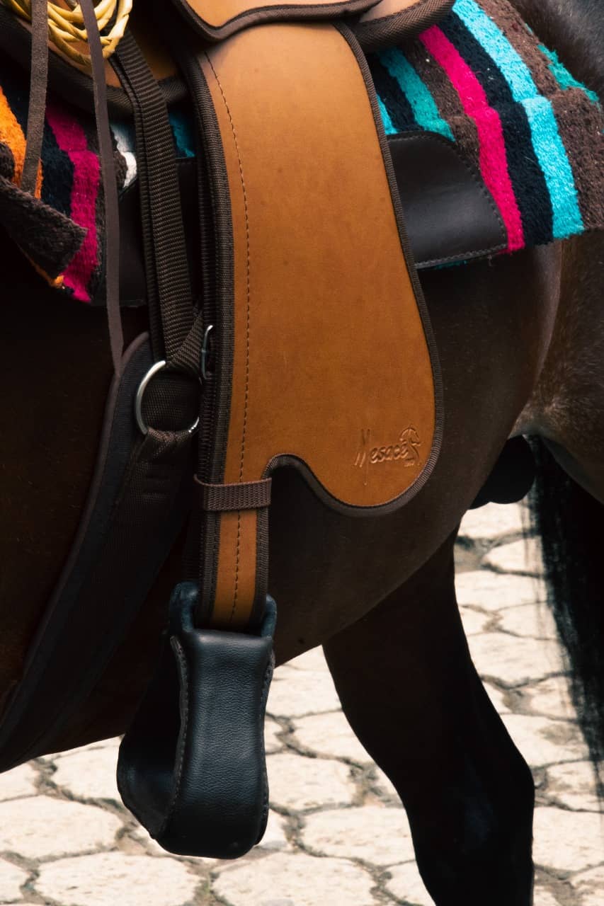 Silla Monarca cabalgata MESACÉ - Negra