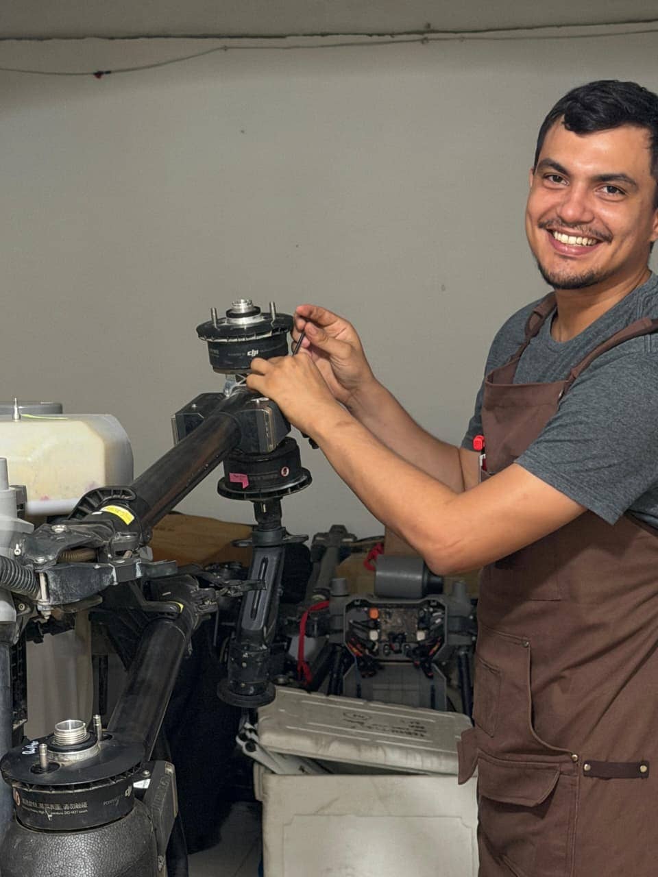 Asesoría y Mantenimiento de Drones Agrícolas DJI + Sistemas de Energía Solar en Colombia