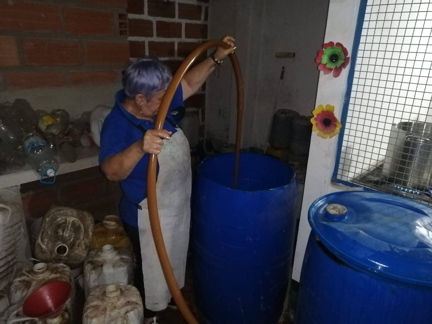 FILTRANDO ACEITE 4.jfif.jpeg