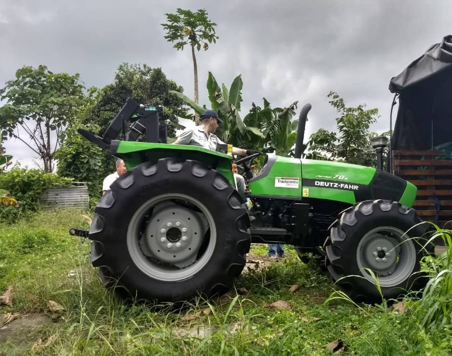 Tractor Agrícola Marca Deutz Fahr - Modelo AGROLUX 70