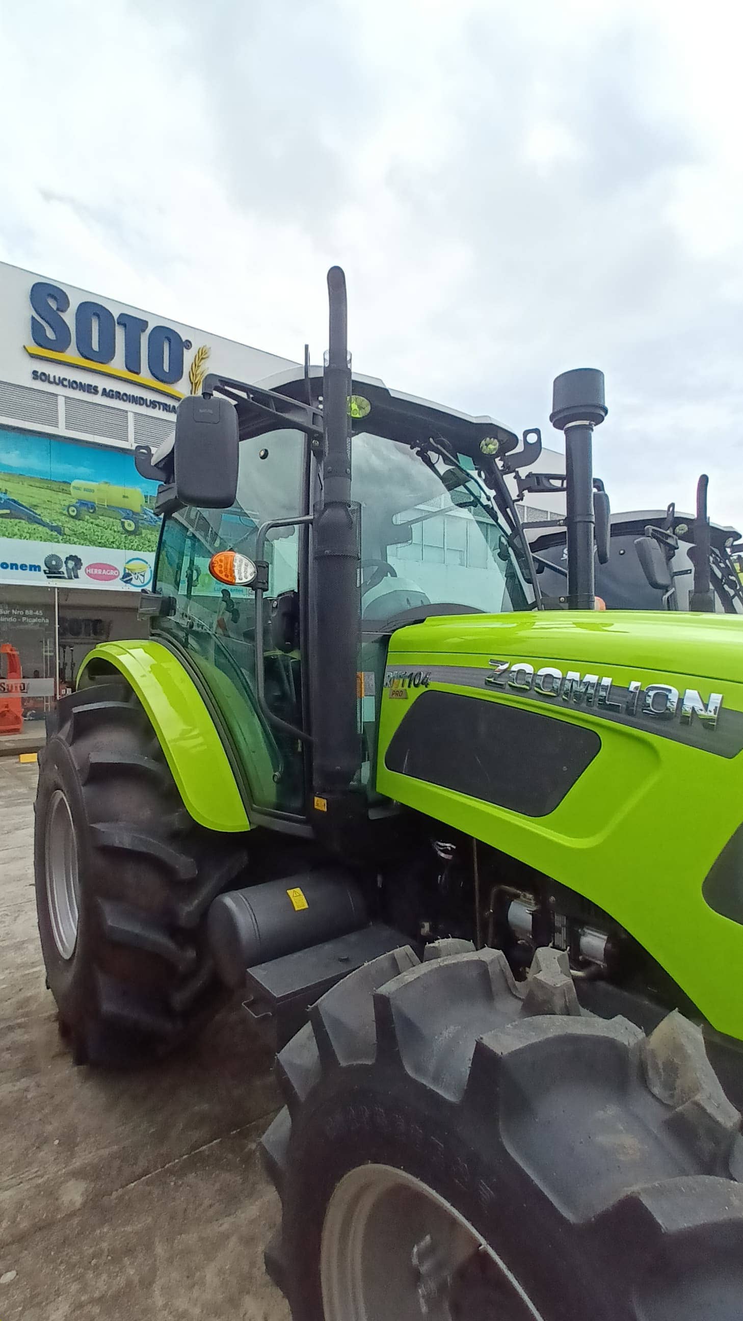 Combo Tractor Zoomlion RN 904-1104 + Remolque Granelero