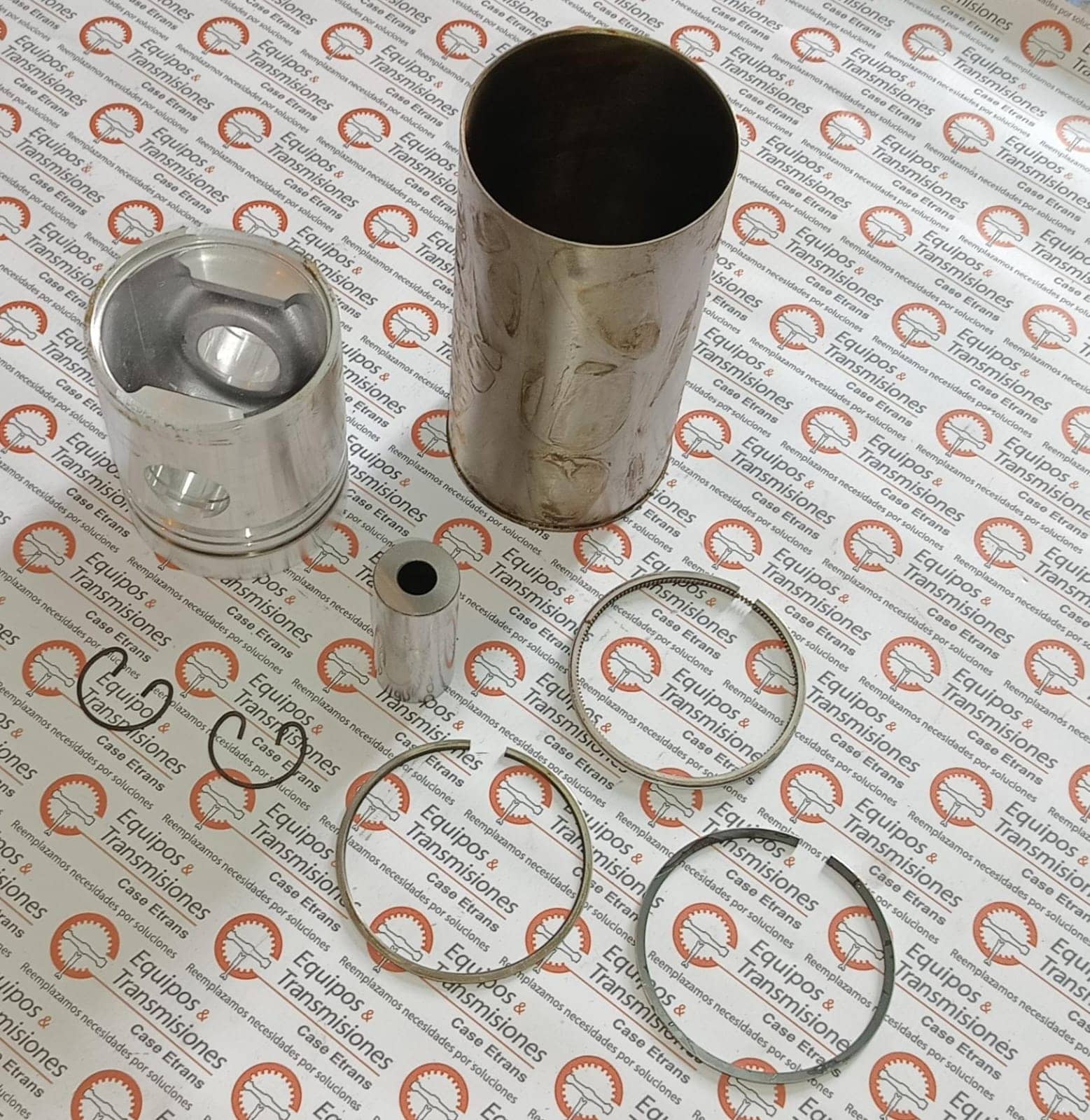 Juego de Pistón y Camisa - 670298C92