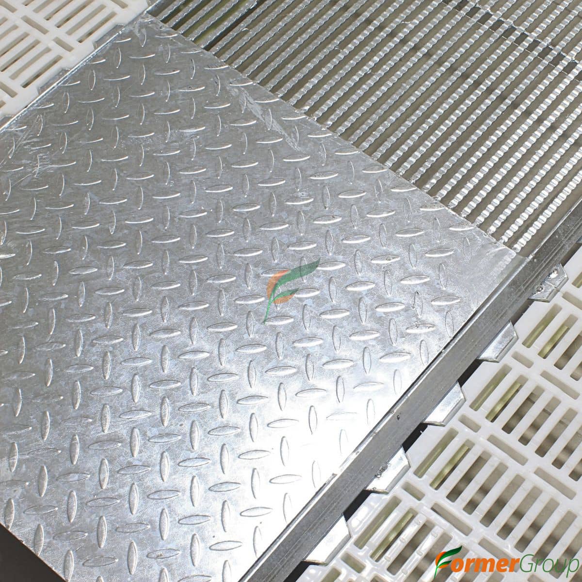 Piso En Acero Inoxidable Jaula Paridera Cerdas