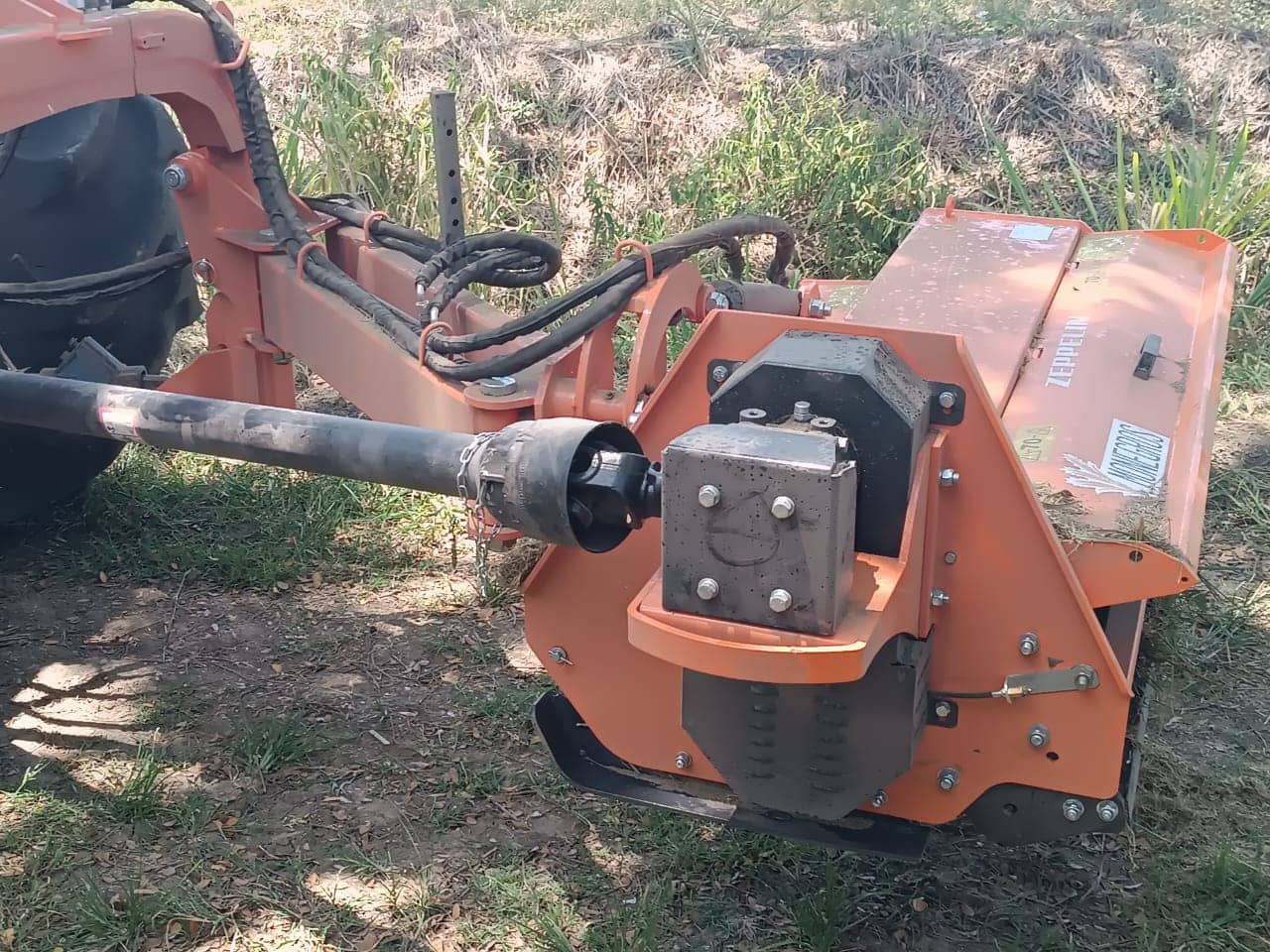 Desbrozadora Trituradora Multifunción 1600mm – Potente y eficaz para residuos