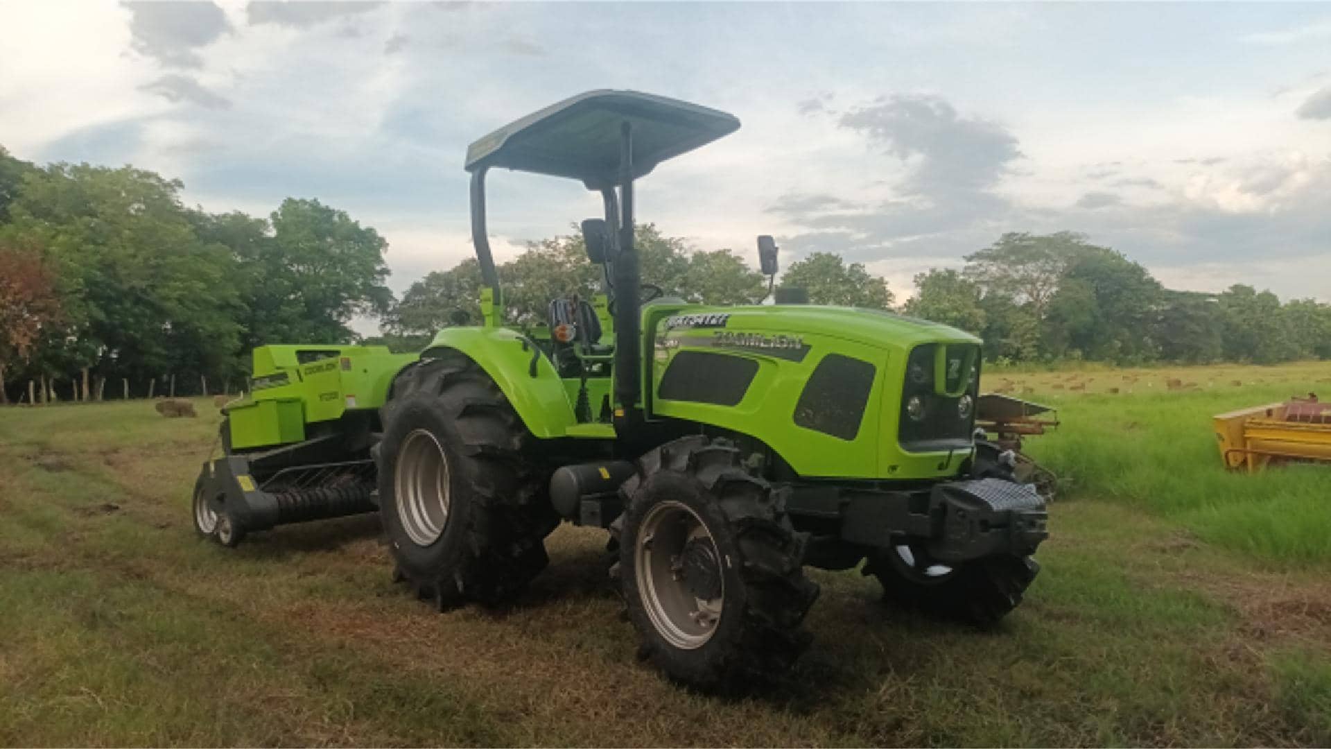 Tractor RN 904-1104