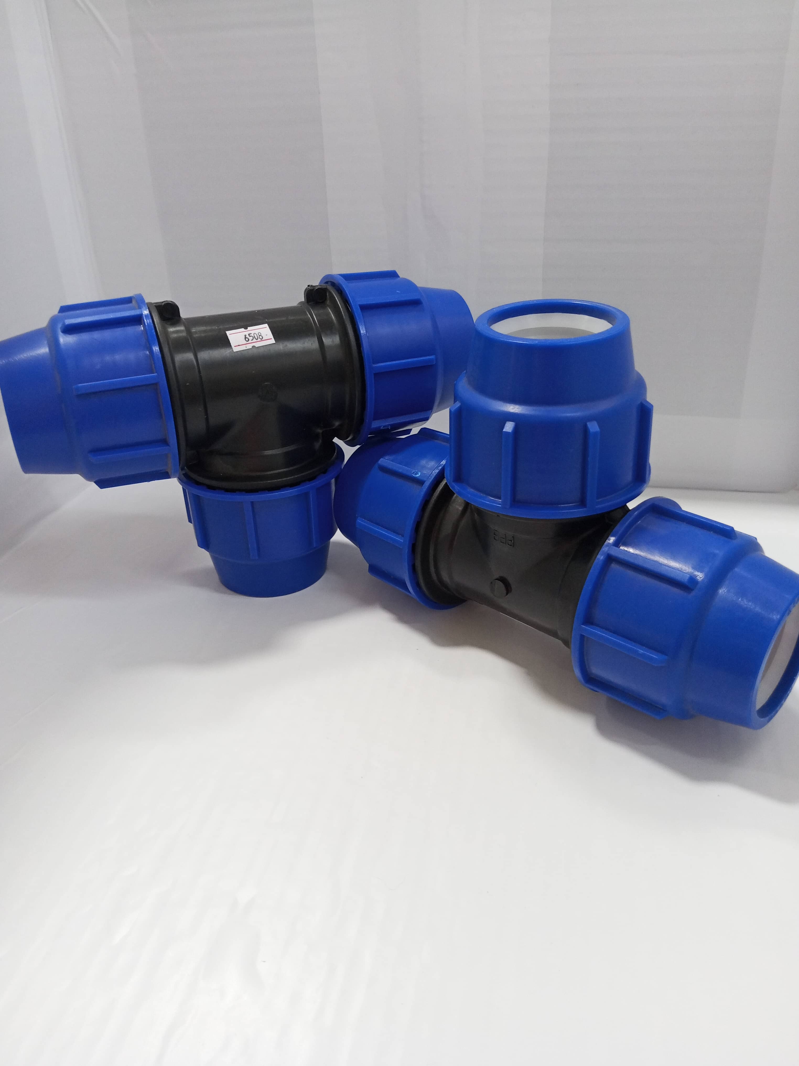 Tee Rápida 1 1/2 Importada | Conexión Eficiente Riego