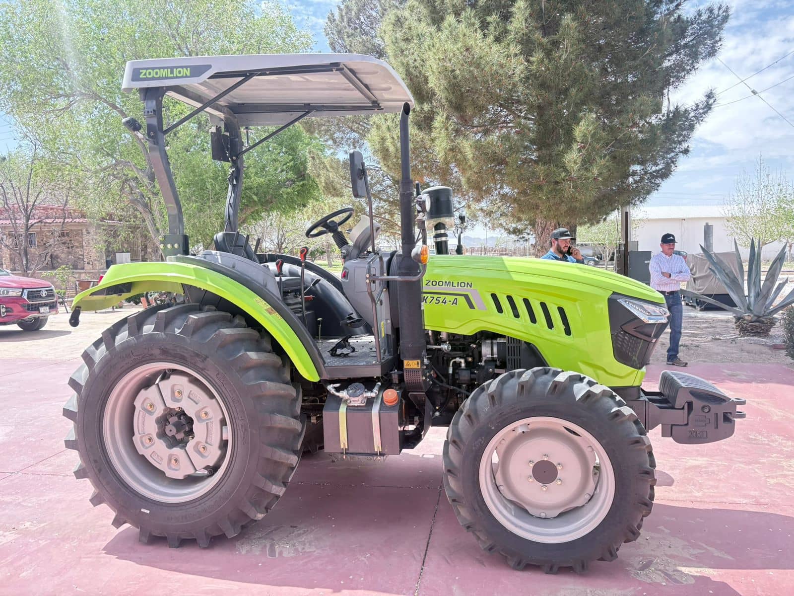 Tractor RK 504-704
