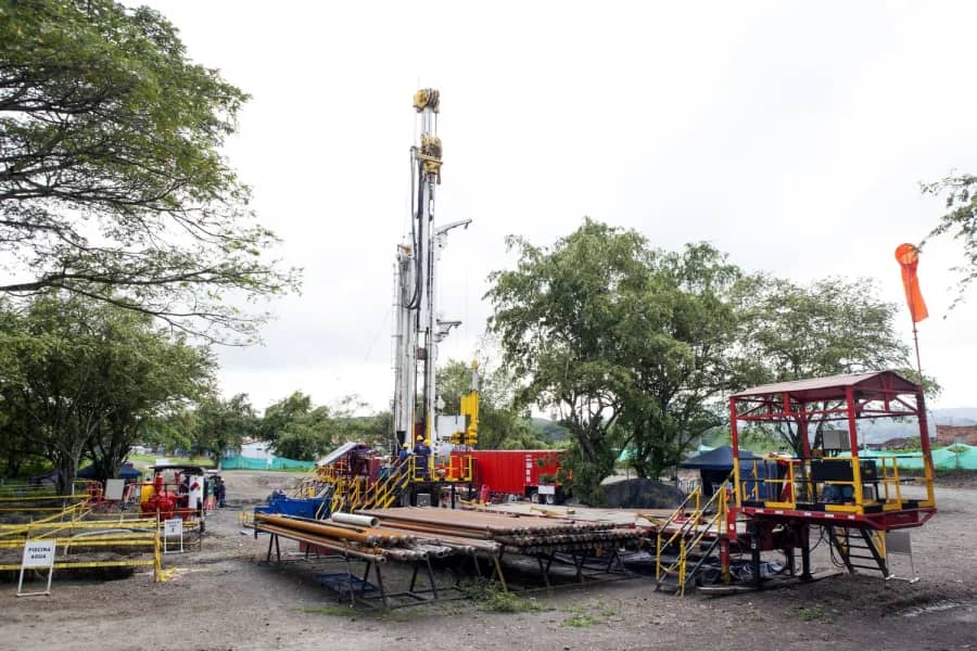 Equipamiento de pozos profundos - Sistemas de bombeo según proyecto